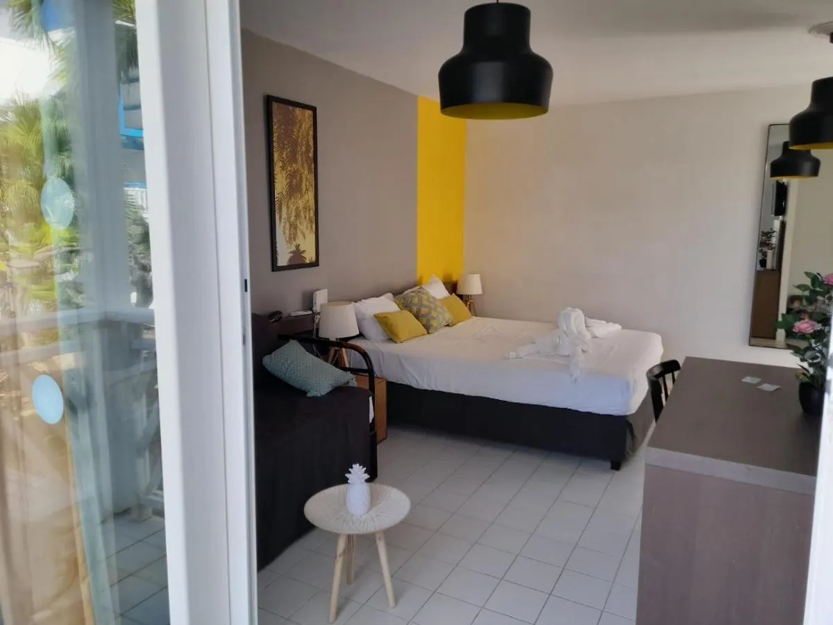 Hotel Studio 25 M Manganao Joela 4 Personnes Avec Machine A Laver (Adults Only) Saint-Francois
